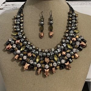 Stella and Dot Kahlo Rhinestone statement Necklace/Earrings Set